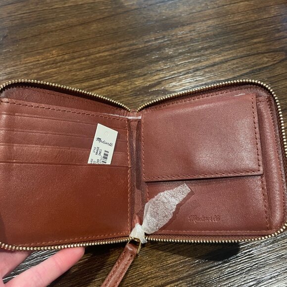 NWT Madewell Essential Zip Wallet Warm Cinnamon Brown Leather Square 4x4 NN468 - Picture 5 of 9